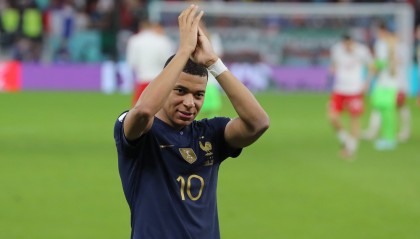  姆巴佩梅开二度助球队取胜，法甲射手榜强势登顶  