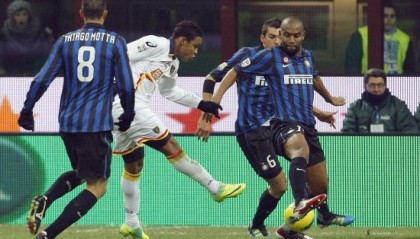  国米主场遭逆转主帅赛后暗示将变阵  