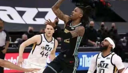  雷霆新秀惊艳全场，爆冷击败爵士  