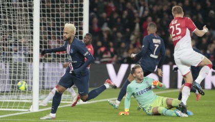  图卢兹主场十人应战，顽强逼平领头羊巴黎  