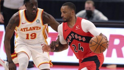  特雷杨绝杀三分老鹰加时力克篮网延续不败金身